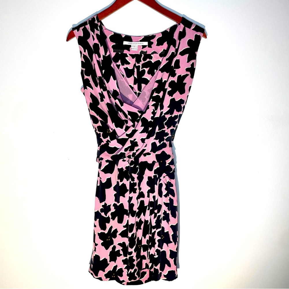 Diane Von Furstenberg - Daran Print Pink & Black Silk Cocktail Dress- Size 2